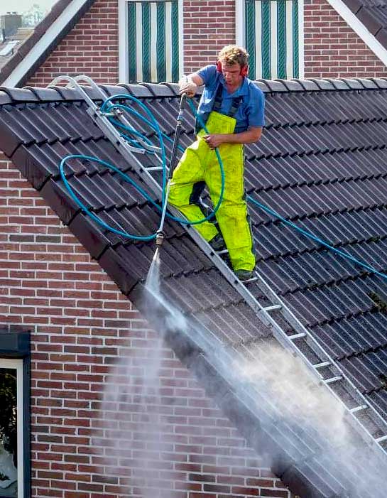 PRONIELS TOITURE & FAÇADE : couvreur toiturier en Belgique : Flandre, Wallonnie et région Bruxelles. travaux de charpente, traitement des bois de charpente et menuiserie, travaux de couverture et faîtage en neuf et en rénovation, zinguerie, dépannage urgent fuite toit, entretien de toiture : nettoyage, démoussage et peinture hydrofuge toiture, étanchéité toit plat terrasse roofing et nettoyage des extérieurs : allées, pavés, klinkers, pierres bleues, terrasses …  ... intervention en BELGIQUE: région Flamande, Wallonne et Bruxelles, Namur, Liège …. PRONIELS Toiture & Façade basé sur Namur intervient dans toute la Belgique.