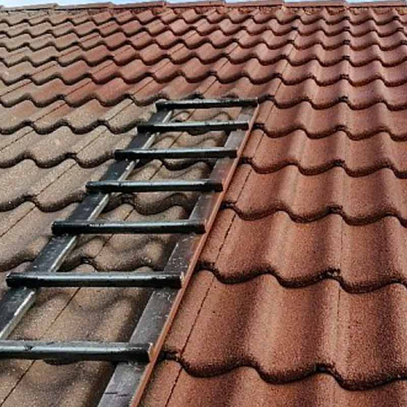 Nettoyage et peinture hydrofuge toiture -  PRONIELS Toiture & Façade artisan couvreur en Belgique : Namur, Flandre, Wallonnie, Bruxelles, Liège .... nettoyage, démoussage, traitement anti-mousse toiture. peinture hydrofuge toiture.  intervention en BELGIQUE : région Flamande, Wallonne et Bruxelles, Namur, Liège …. PRONIELS Toiture & Façade basé sur Namur intervient dans toute la Belgique.