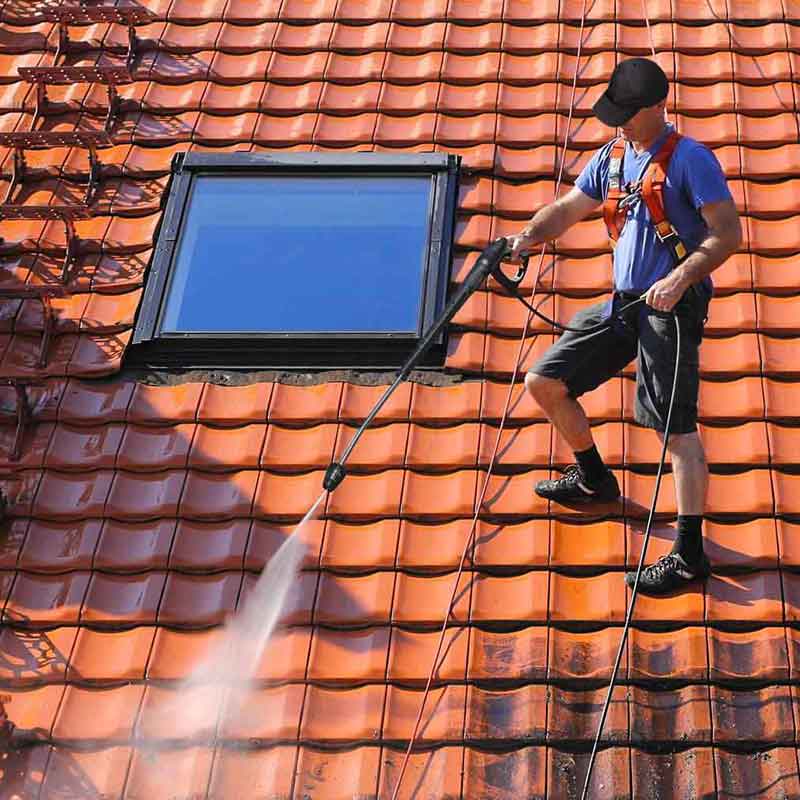 PRONIELS TOITURE & FAÇADE : couvreur toiturier en Belgique : Flandre, Wallonnie et région Bruxelles. travaux de charpente, traitement des bois de charpente et menuiserie, travaux de couverture et faîtage en neuf et en rénovation, zinguerie, dépannage urgent fuite toit, entretien de toiture : nettoyage, démoussage et peinture hydrofuge toiture, étanchéité toit plat terrasse roofing et nettoyage des extérieurs : allées, pavés, klinkers, pierres bleues, terrasses …  ... intervention en BELGIQUE: région Flamande, Wallonne et Bruxelles, Namur, Liège …. PRONIELS Toiture & Façade basé sur Namur intervient dans toute la Belgique.