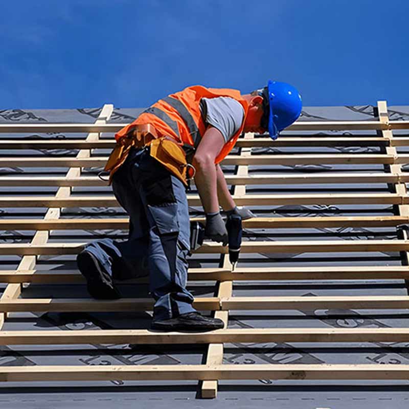 PRONIELS TOITURE & FAÇADE : couvreur toiturier en Belgique : Flandre, Wallonnie et région Bruxelles. travaux de charpente, traitement des bois de charpente et menuiserie, travaux de couverture et faîtage en neuf et en rénovation, zinguerie, dépannage urgent fuite toit, entretien de toiture : nettoyage, démoussage et peinture hydrofuge toiture, étanchéité toit plat terrasse roofing et nettoyage des extérieurs : allées, pavés, klinkers, pierres bleues, terrasses …  ... intervention en BELGIQUE: région Flamande, Wallonne et Bruxelles, Namur, Liège …. PRONIELS Toiture & Façade basé sur Namur intervient dans toute la Belgique.