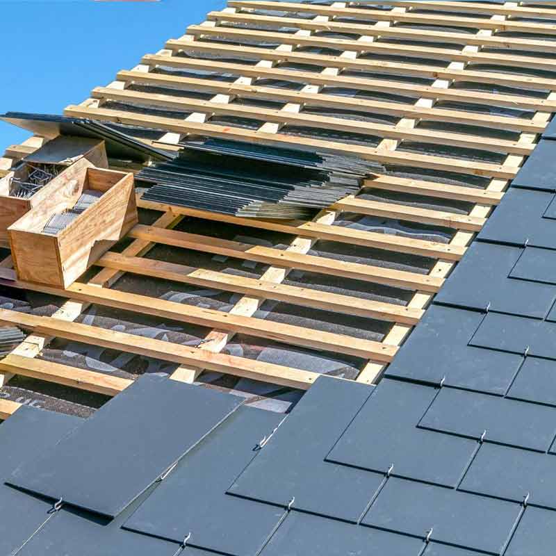 PRONIELS TOITURE & FAÇADE : couvreur toiturier en Belgique : Flandre, Wallonnie et région Bruxelles. travaux de charpente, traitement des bois de charpente et menuiserie, travaux de couverture et faîtage en neuf et en rénovation, zinguerie, dépannage urgent fuite toit, entretien de toiture : nettoyage, démoussage et peinture hydrofuge toiture, étanchéité toit plat terrasse roofing et nettoyage des extérieurs : allées, pavés, klinkers, pierres bleues, terrasses …  ... intervention en BELGIQUE: région Flamande, Wallonne et Bruxelles, Namur, Liège …. PRONIELS Toiture & Façade basé sur Namur intervient dans toute la Belgique.